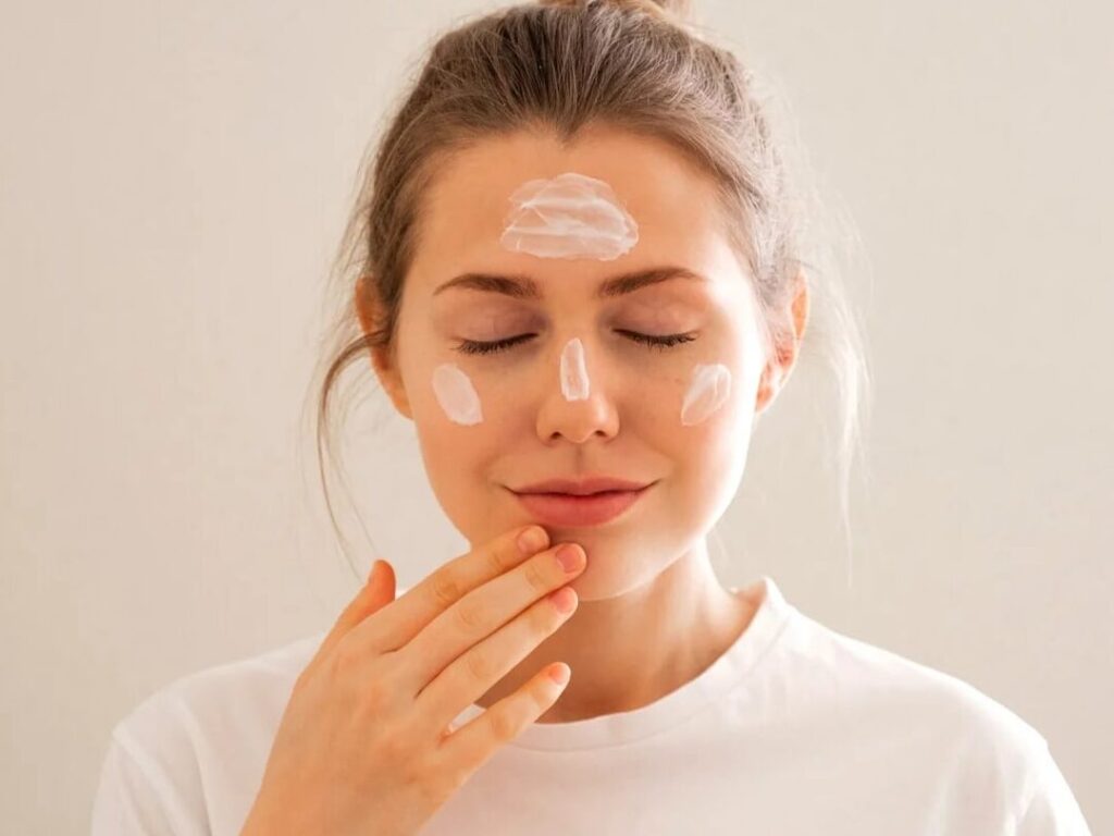 ¡Despierta con una Piel Renovada! La Rutina de Cuidado Facial que Necesitas 1 despierta con una piel renovada la rutina de cuidado facial que necesitas