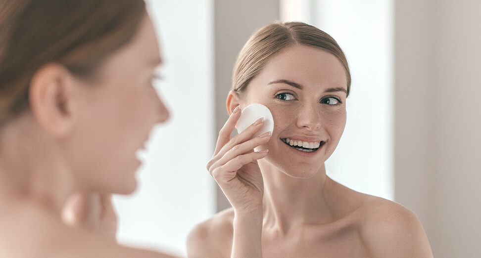 Primer paso en un facial: ¡El comienzo de una piel radiante! 1 primer paso en un facial el comienzo de una piel radiante