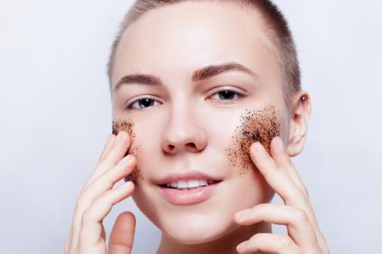 ¿Qué hacer después de exfoliar la piel? Consejos imprescindibles para mantenerla radiante 1 que hacer despues de exfoliar la piel consejos imprescindibles para mantenerla radiante